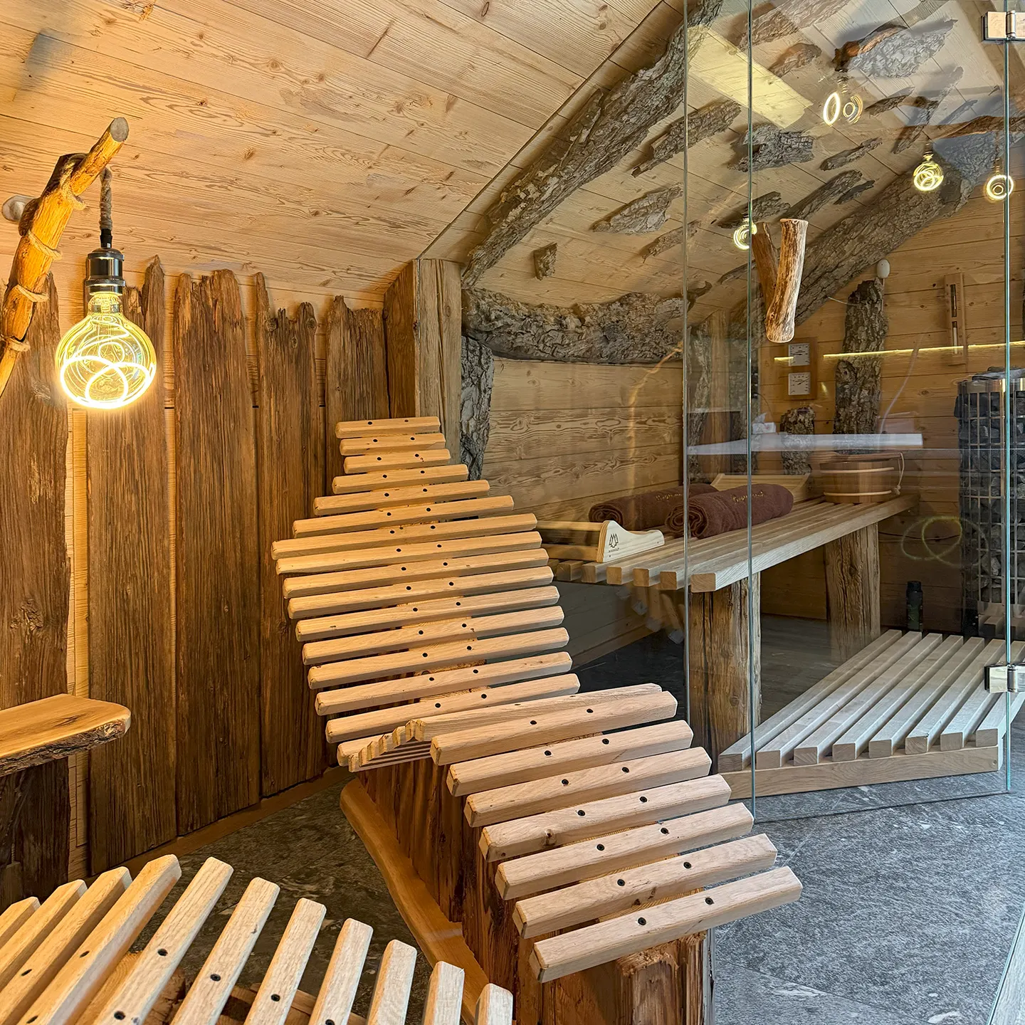 Fewo charisma 05 01 01